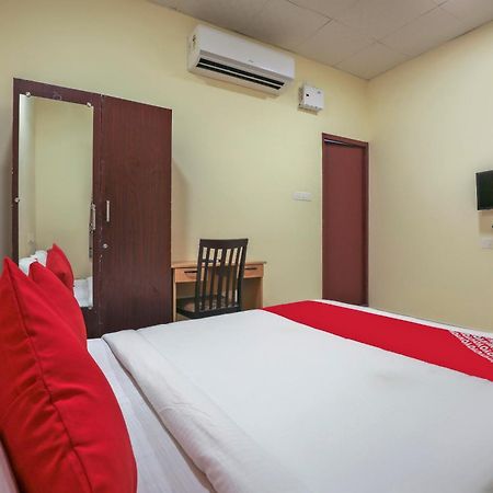 Hotel O Om Sakthi Hotel Pondicherry Bagian luar foto
