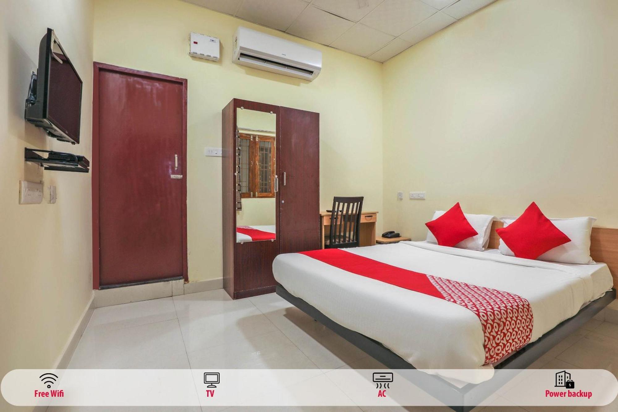 Hotel O Om Sakthi Hotel Pondicherry Bagian luar foto