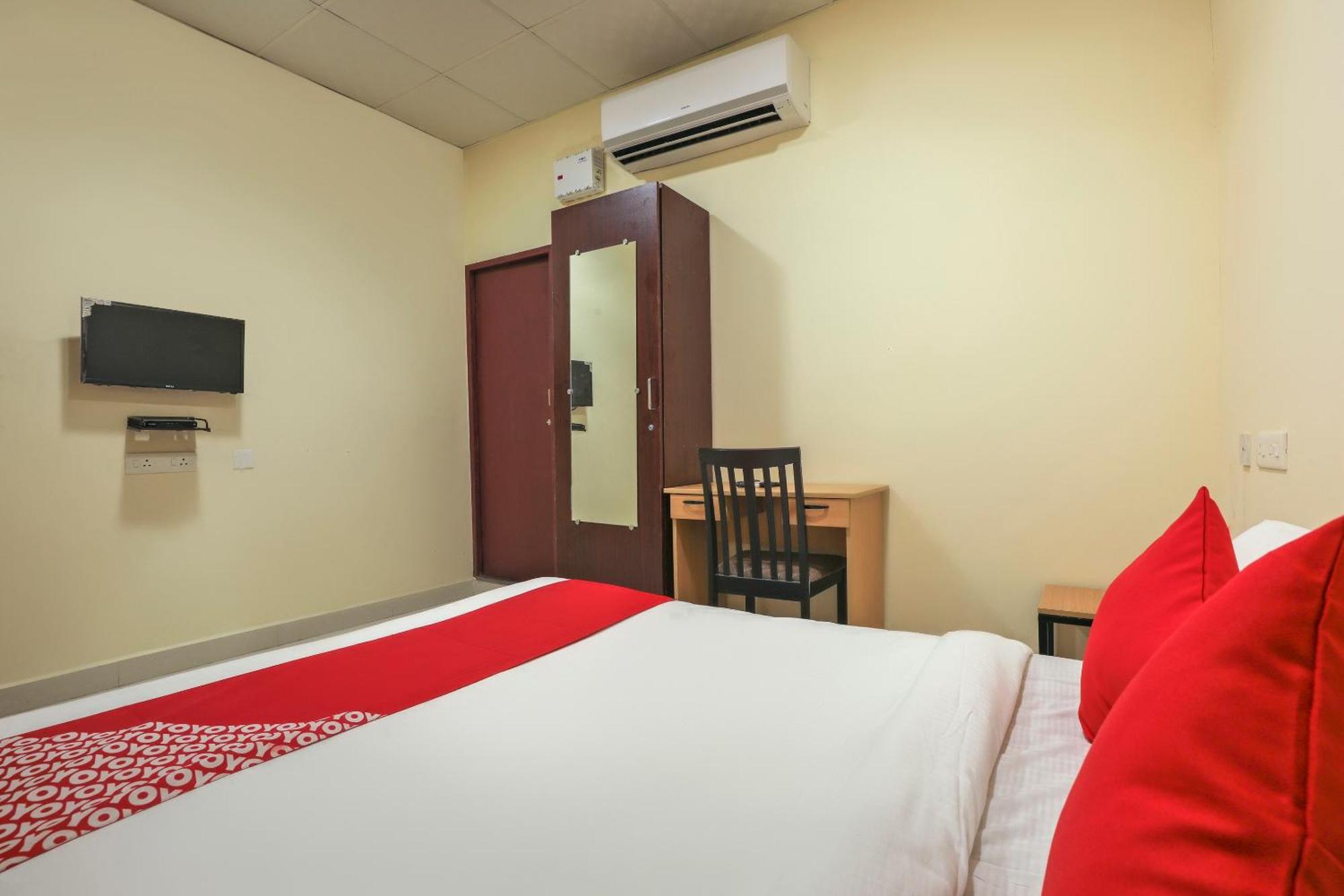 Hotel O Om Sakthi Hotel Pondicherry Bagian luar foto