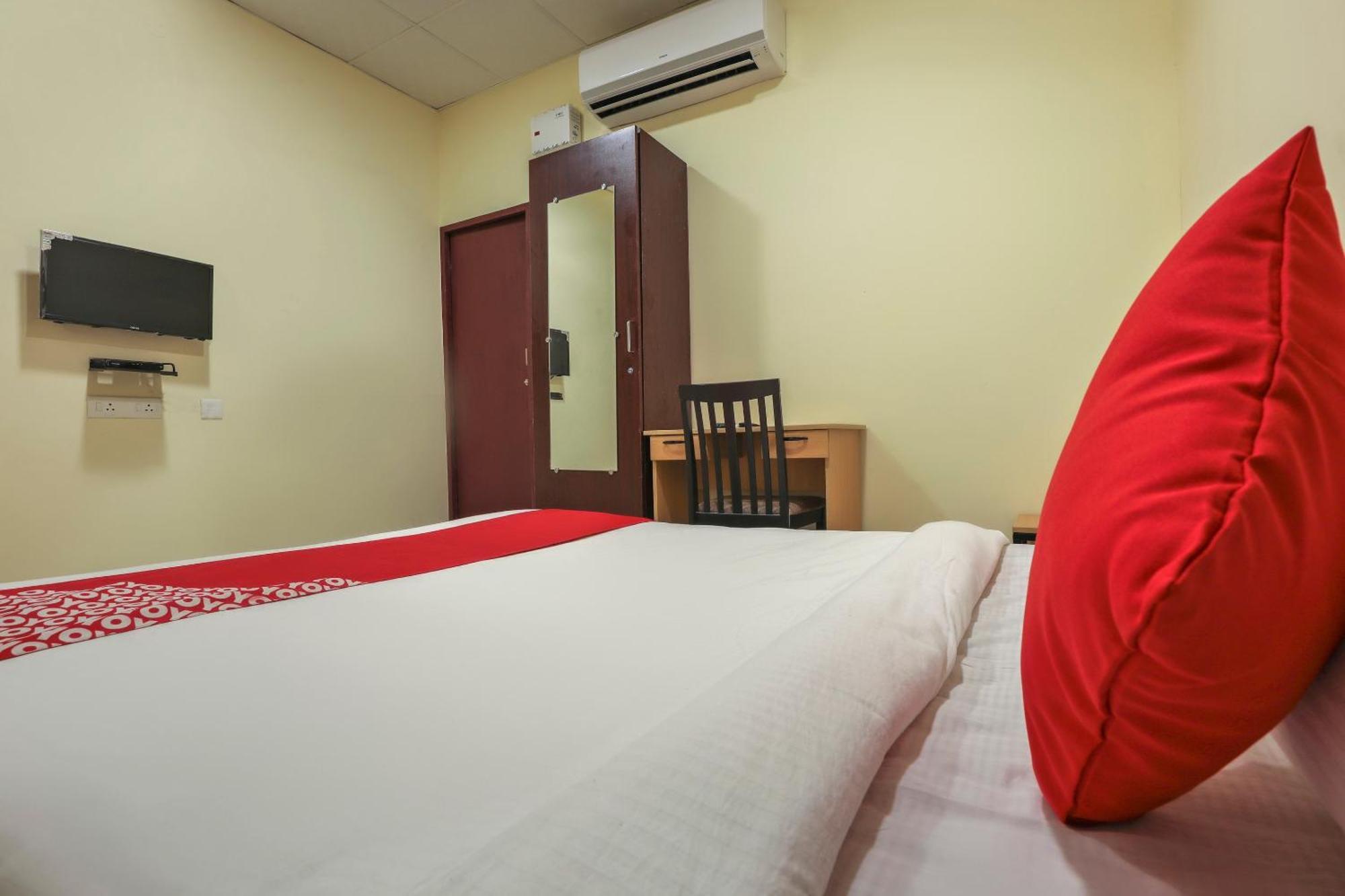Hotel O Om Sakthi Hotel Pondicherry Bagian luar foto