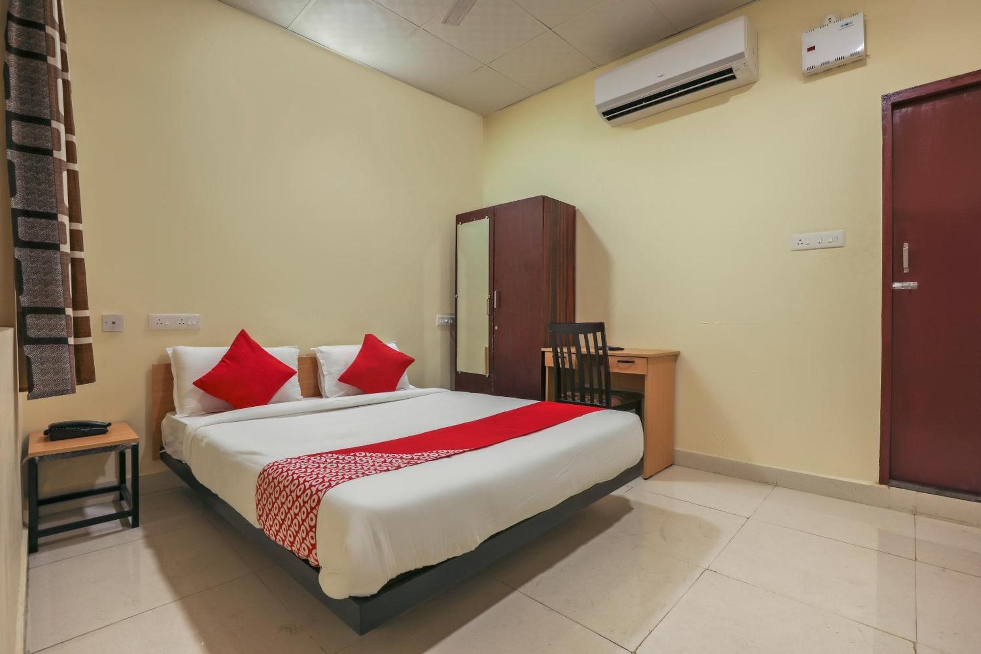 Hotel O Om Sakthi Hotel Pondicherry Bagian luar foto
